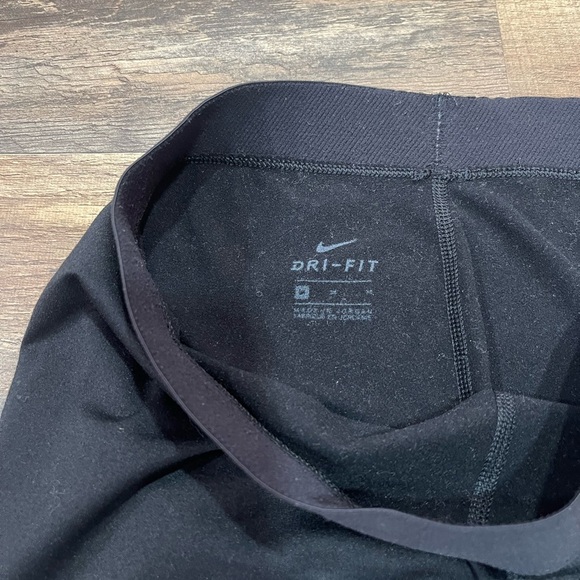 Nike Black and Gold Leggings for Active Comfort - Picture 2 of 14